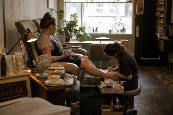 UPGRADE Nail Workshop LUXIO manicure pedicure